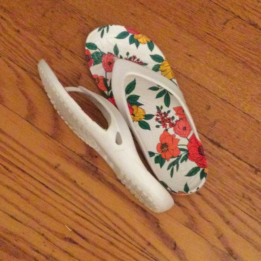 Crocs size 8 - Picture 5 of 5